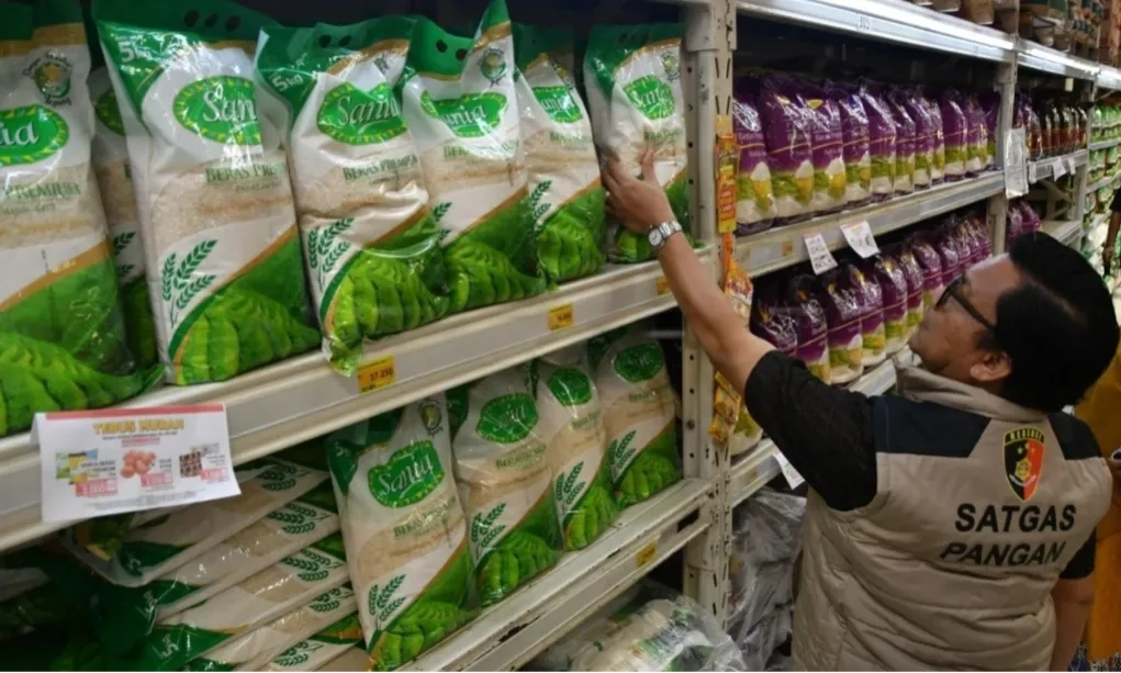 <p>Tak Sesuai Lapangan, Ombudsman Desak HET Beras Premium Dihapus</p>