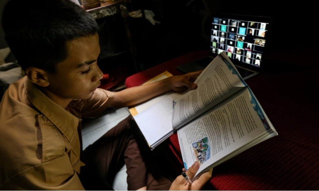 <p>Kemendikdasmen Urai Beda PJJ Sekarang dan Saat Covid-19</p>