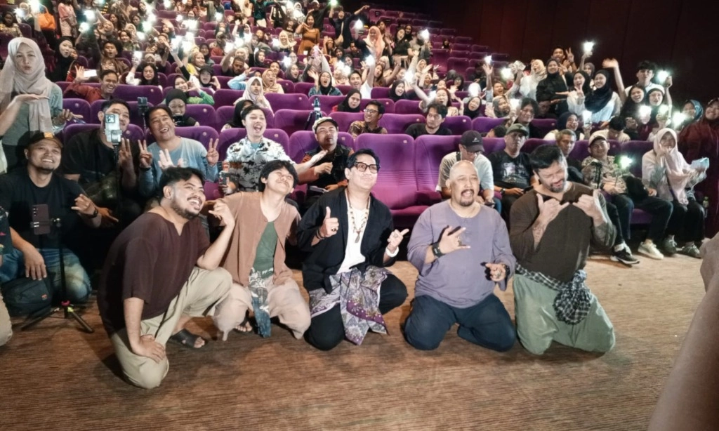 <p id="isPasted">Andre, Rigen, Hingga Indro Nyanyi Lagu Legendaris &quot;Senyum Membawa Luka&quot;</p>