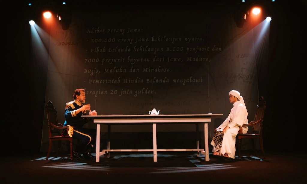 <p id="isPasted"><em>135 Menit</em>, Drama Historis Pertemuan Diponegoro Dan De Kock</p>