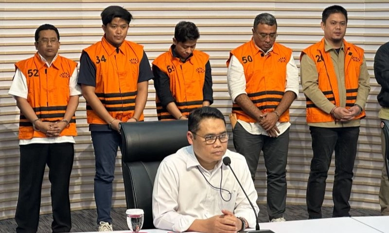 <p>KPK Segel Ruangan Pejabat Kemenkes</p>