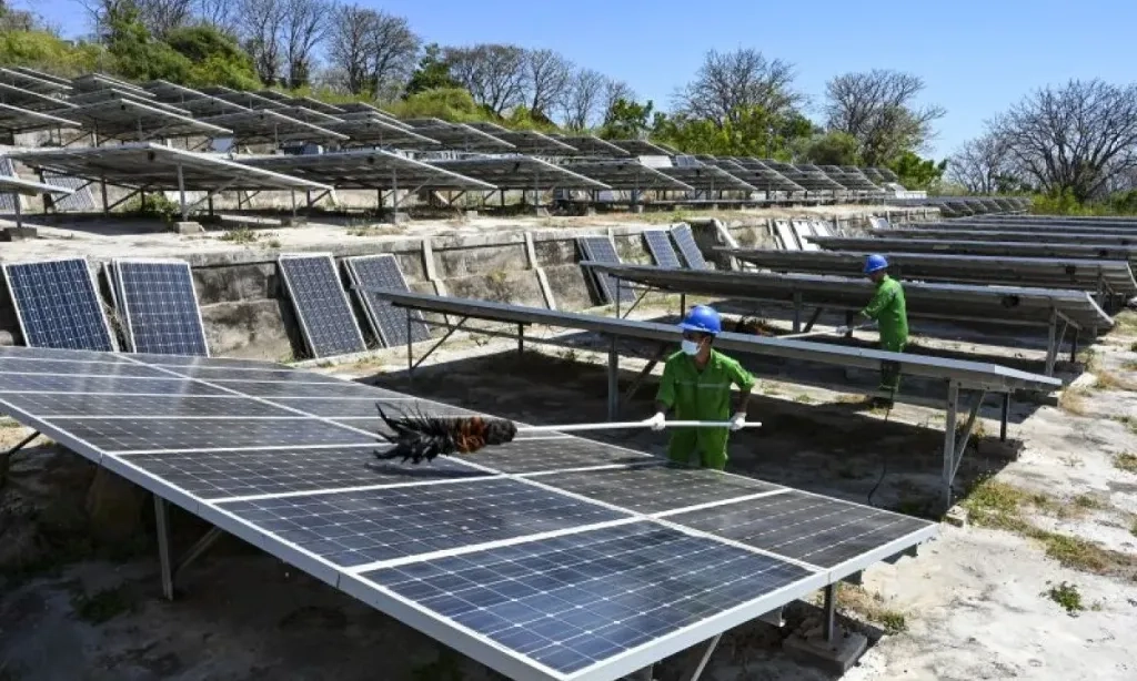 <p>Soroti RUPTL 2025-2034, Kemenko IPK Optimistis Investasi EBT Tumbuh</p>