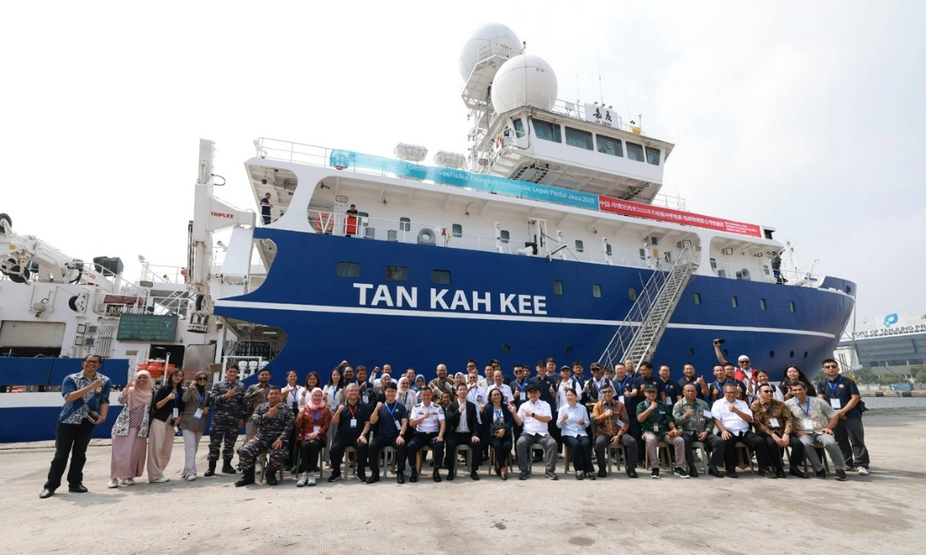 <p>Ekspedisi Geosains Pelajari Tumbukan Lempeng Australia-Jawa</p>