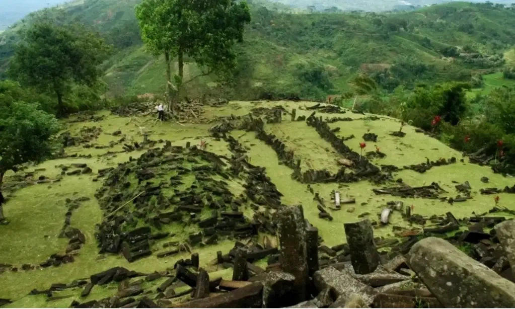 <p>Pemugaran Gunung Padang Diharapkan Memperkaya Pengetahuan Sejarah</p>
