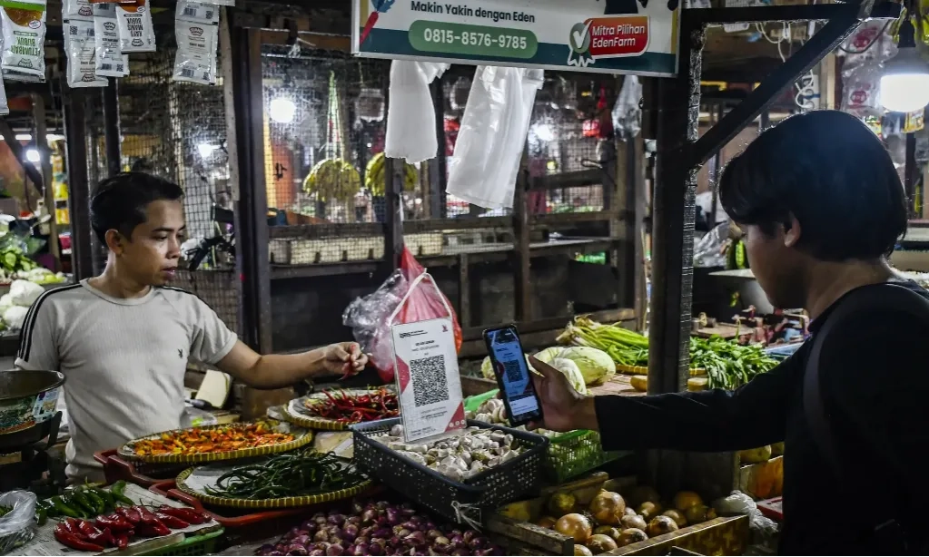 <p>Fenomena Rojali Dan Dikotomi Belanja <em>Online</em> Vs.<em>Offline</em></p>