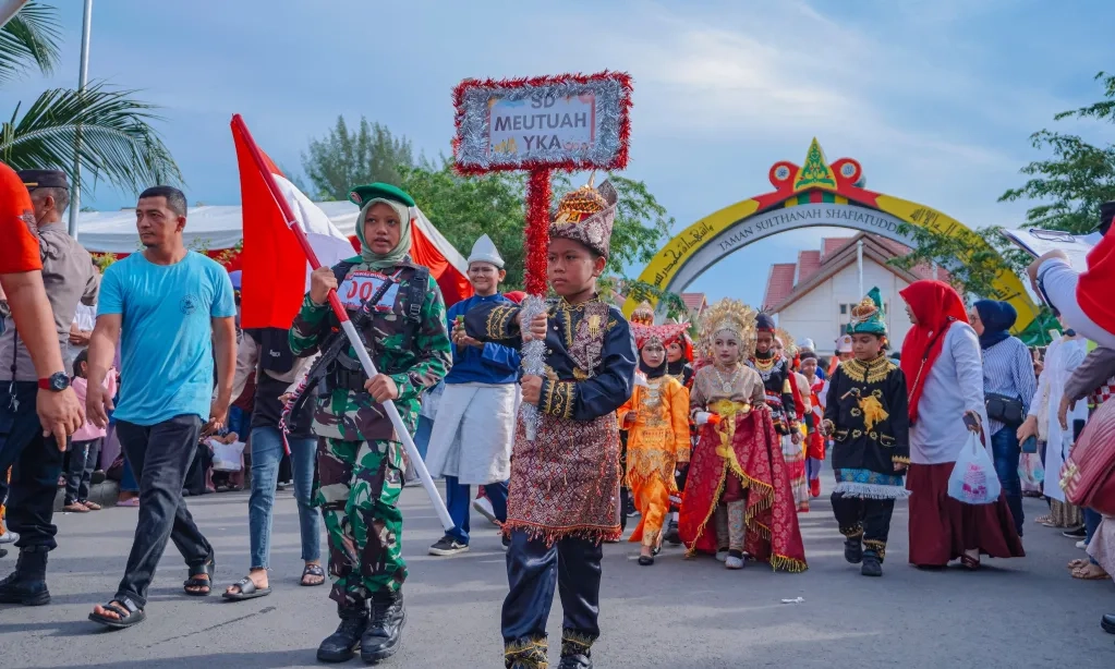 <p>Ide Kostum Unik Karnaval 17 Agustus</p>