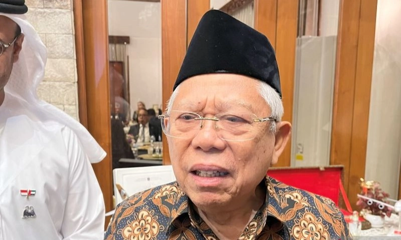 <p id="isPasted">Mantan Wapres Mar&#39;uf Amin Dukung Muhammadiyah Dirikan Bank Syariah</p>
