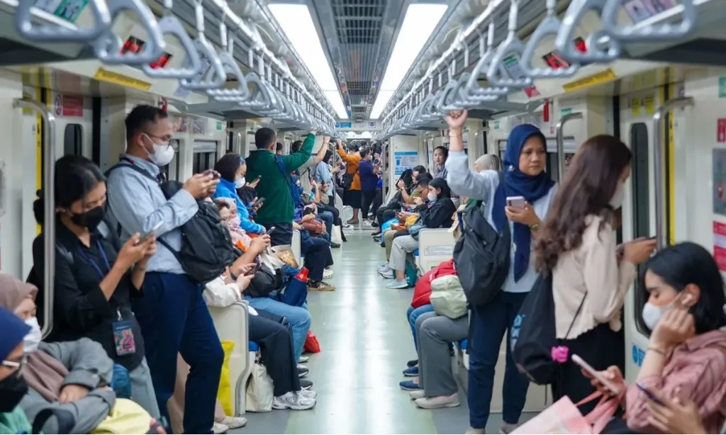 <p dir="ltr" id="isPasted">HUT Ke-80 RI, KAI Layani 78 Ribu Lebih Pengguna LRT Jabodebek</p>