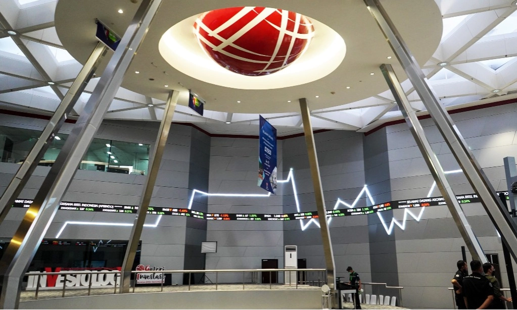 <p id="isPasted">Pasar Cermati Pertemuan Bank Sentral Dunia, IHSG Diprediksi Mendatar</p>