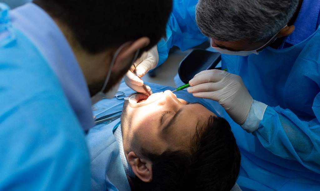 <p>Dokter Gigi Bisa Jadi Pintu Masuk Deteksi Dini HIV/AIDS</p>