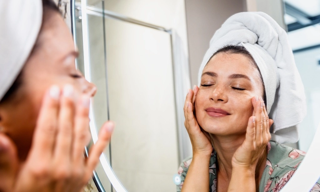 <p id="isPasted">Tips <em>Self-Care&nbsp;</em>Sederhana Tanpa Harus Meluangkan Banyak Waktu</p>