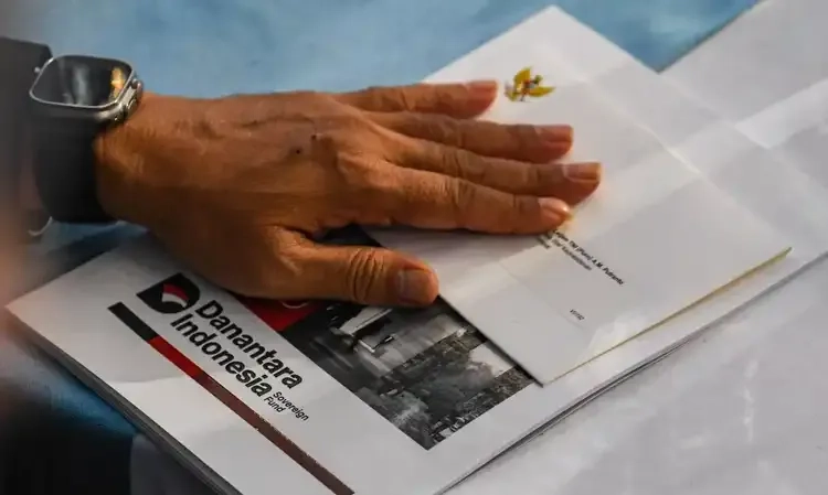 <p id="isPasted">Bakal Ada Kajian Bersama Soal Konsolidasi BUMN Oleh Danantara</p>