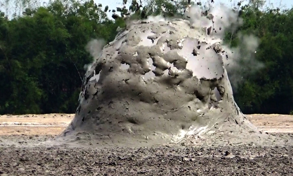 <p>Cek Potensi Litium, Eramet Boyong Sampel Dari Bledug Kuwu Ke Prancis</p>