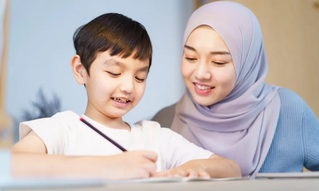 <p><em>Motherless</em> Pengaruhi Karakter Anak? Yuk, Cegah Dari Sekarang!</p>