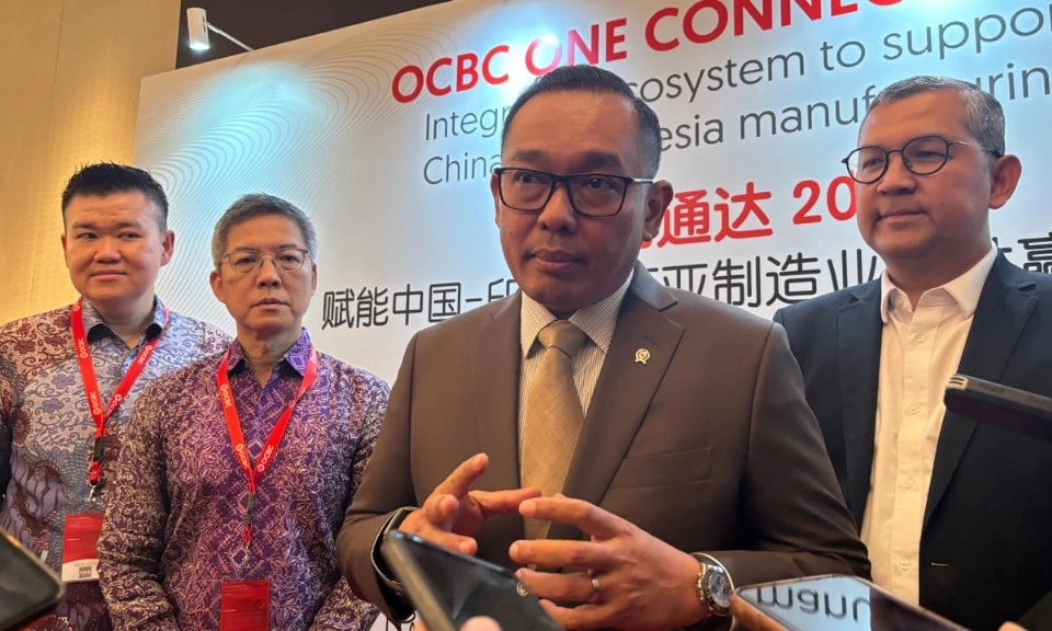 <p id="isPasted">ICOR RI Kalah dari Vietnam, Wamen Investasi: PR Kita Besar</p>