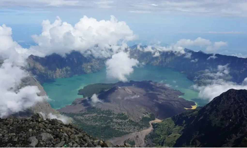 <p>Sedang Dinilai UNESCO, Geopark Rinjani Pede Kembali Dapat &quot;Kartu Hijau&quot;</p>