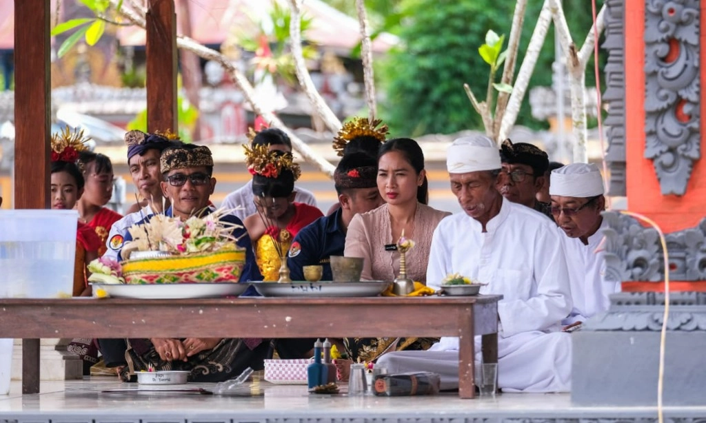 <p>Desa Tommo Mamuju Punya Potensi Wisata Budaya Seperti Bali</p>
