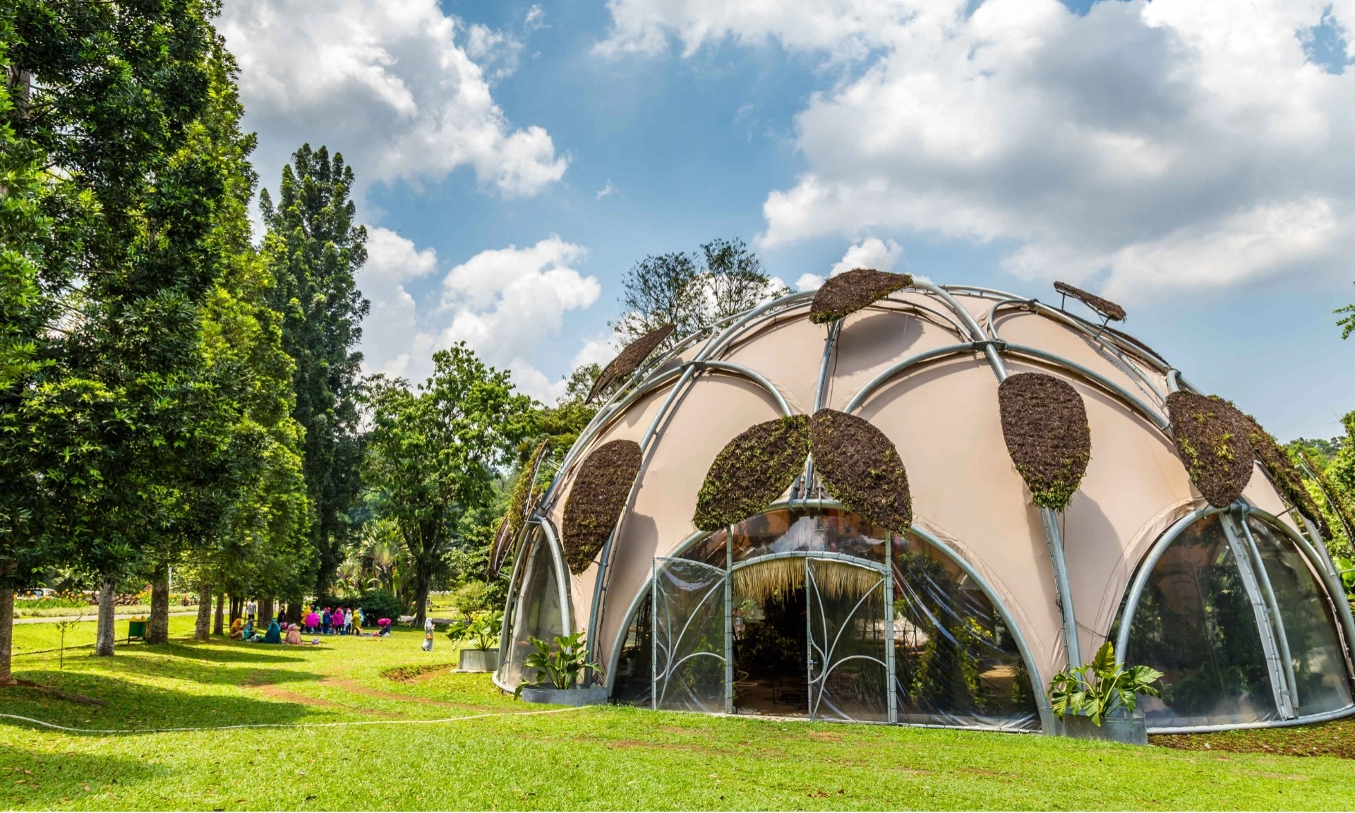 <p>Memopulerkan Budaya Melalui Tren Pariwisata Dengan <em>Sustainable Tourism</em></p>