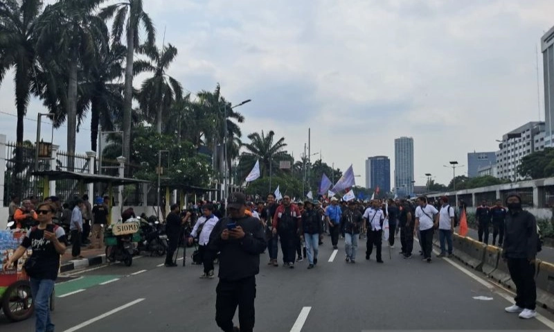 <p>Buruh Minta Kenaikan Upah Hingga 10,5% Tahun Depan</p>