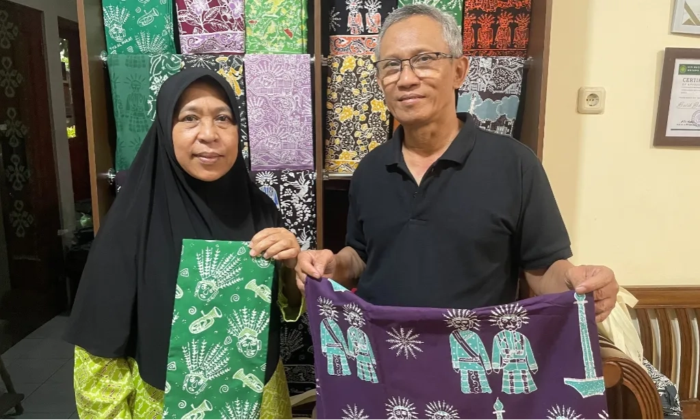 <p id="isPasted">﻿Tak &lsquo;Anget-Anget Tahi Ayam&rdquo; Lestarikan Batik Betawi</p>