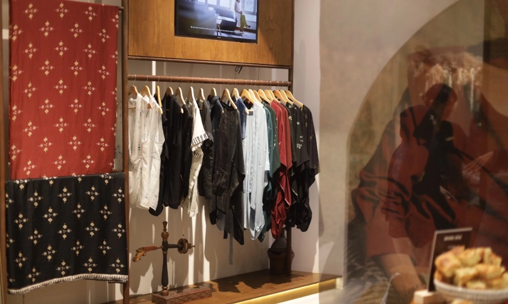 <p id="isPasted">Dialog Identitas Nusantara Dalam Koleksi Pertiwi dari SukkhaCitta</p>