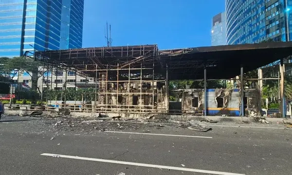<p>7 Gerbang Tol Dibakar Saat Aksi Demo Di Jakarta&nbsp;</p>
