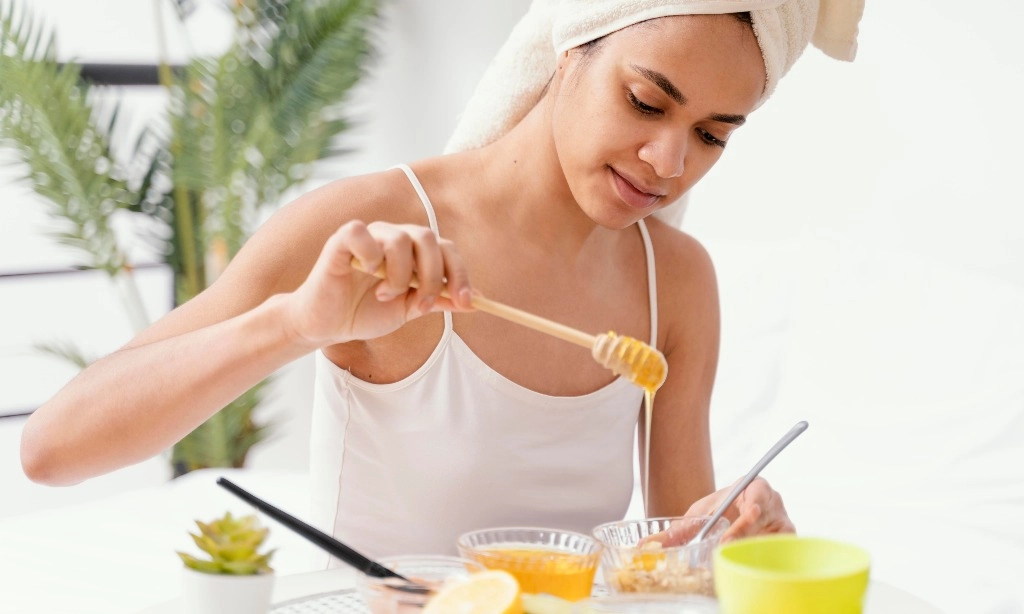 <p id="isPasted">Ragam Manfaat Madu Untuk Kesehatan Kulit</p>