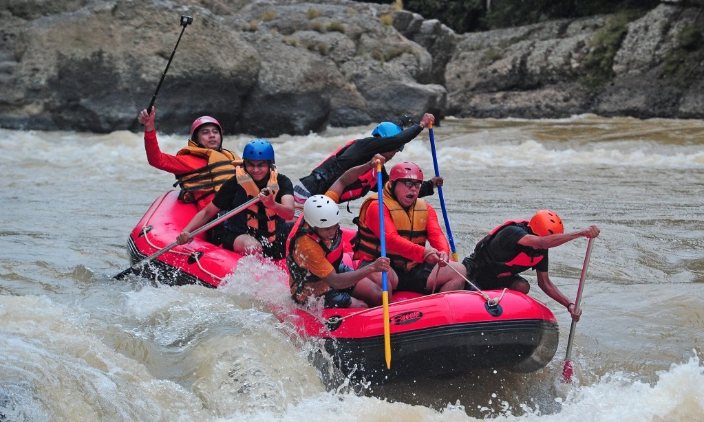 <p>Kemenpar Perkuat Standar Keselamatan Wisata Minat Khusus</p>