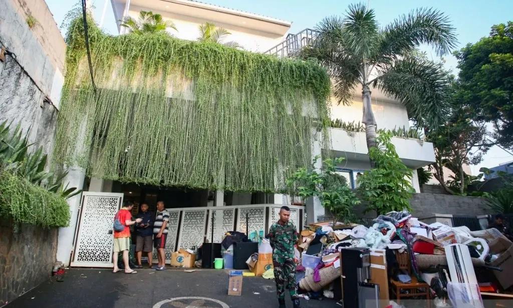 <p dir="auto" id="isPasted">Menkeu Sri Mulyani Unggah Pernyataan Resmi Usai Rumah Dijarah</p>