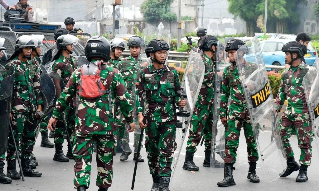 <p>Koalisi Sipil Sebut Pernyataan Soal TNI Jaga Keamanan Keliru</p>