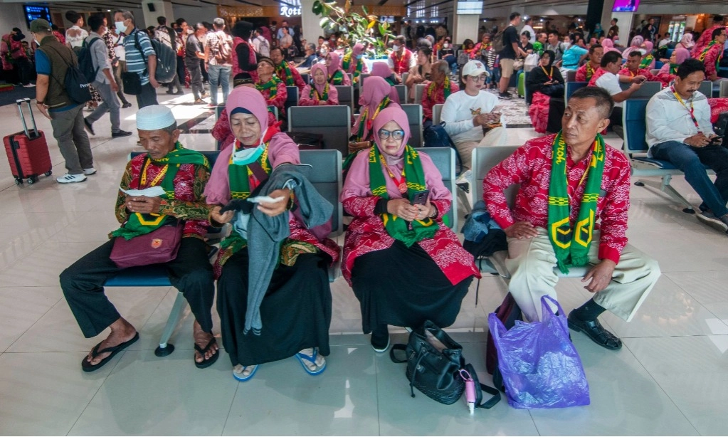 <p id="isPasted">Jemaah Umrah Jadi Penyumbang Kenaikan Penumpang Penerbangan Internasional</p>