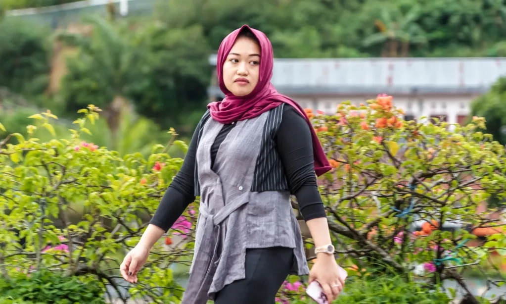 <p id="isPasted">Tips Padu Padan <em>Vest</em> untuk Hijaber ke Kantor</p>