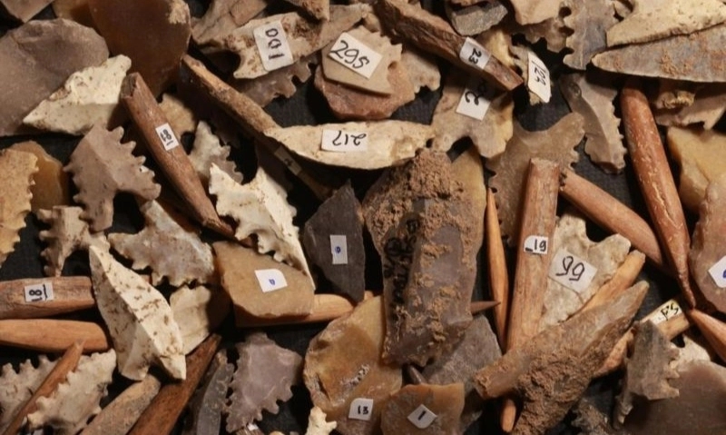 <p>Artefak Arkeologi Bukan Sekadar Benda Riset</p>