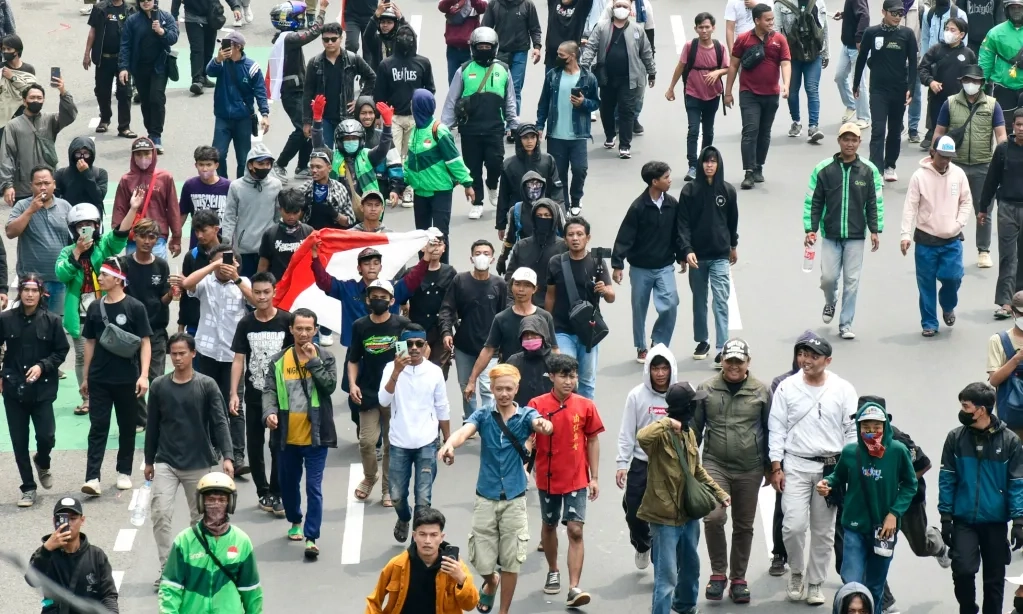 <p id="isPasted">Hadapi Demo, CSIS Minta Pemerintah Atasi Akar Masalah</p>