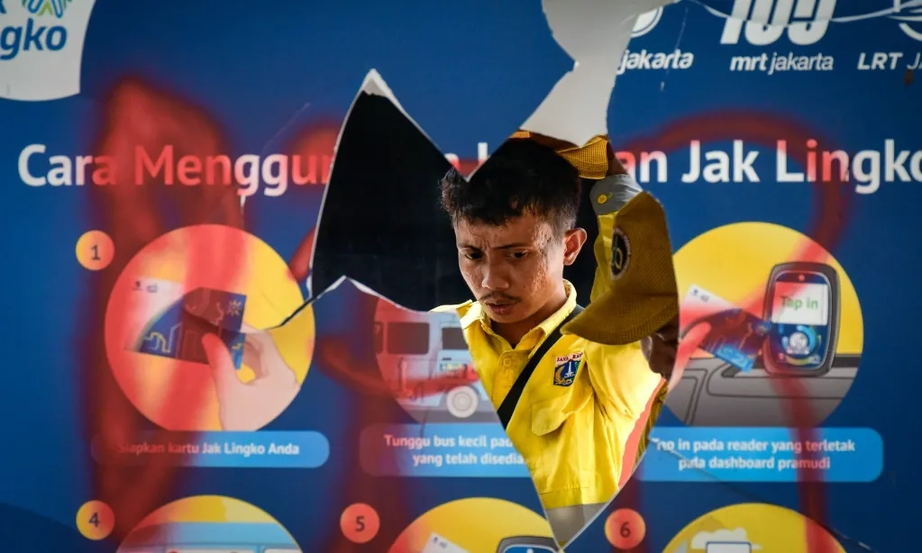 <p>Foto Cerita: Perusakan Fasum Dan Terbangunnya Kesadaran Warga</p>