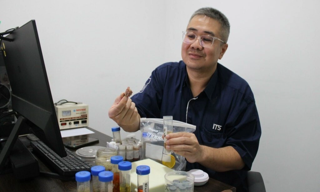 <p>Spons Punya Banyak Manfaat Kesehatan Dan Farmasi</p>