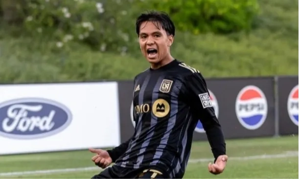 <p>Adrian Widodo Akan Perkuat Timnas Tanpa Naturalisasi?</p>