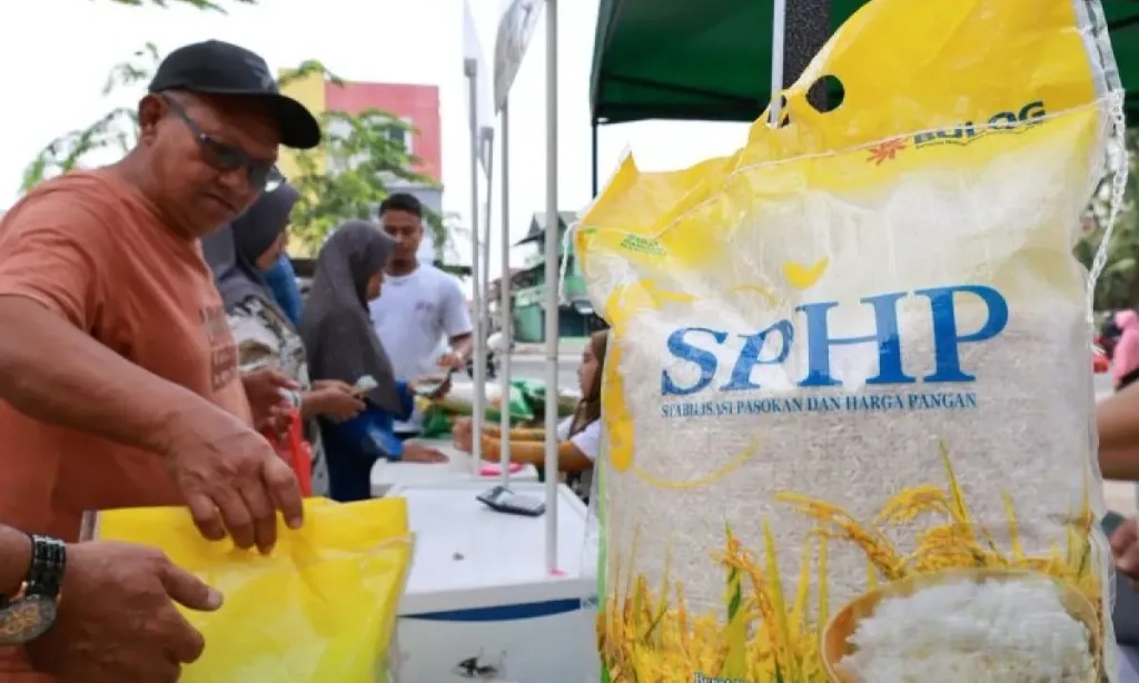 <p>Jaga Harga, Bapanas Terus Intervensi Pasokan Beras di 214 Daerah</p>