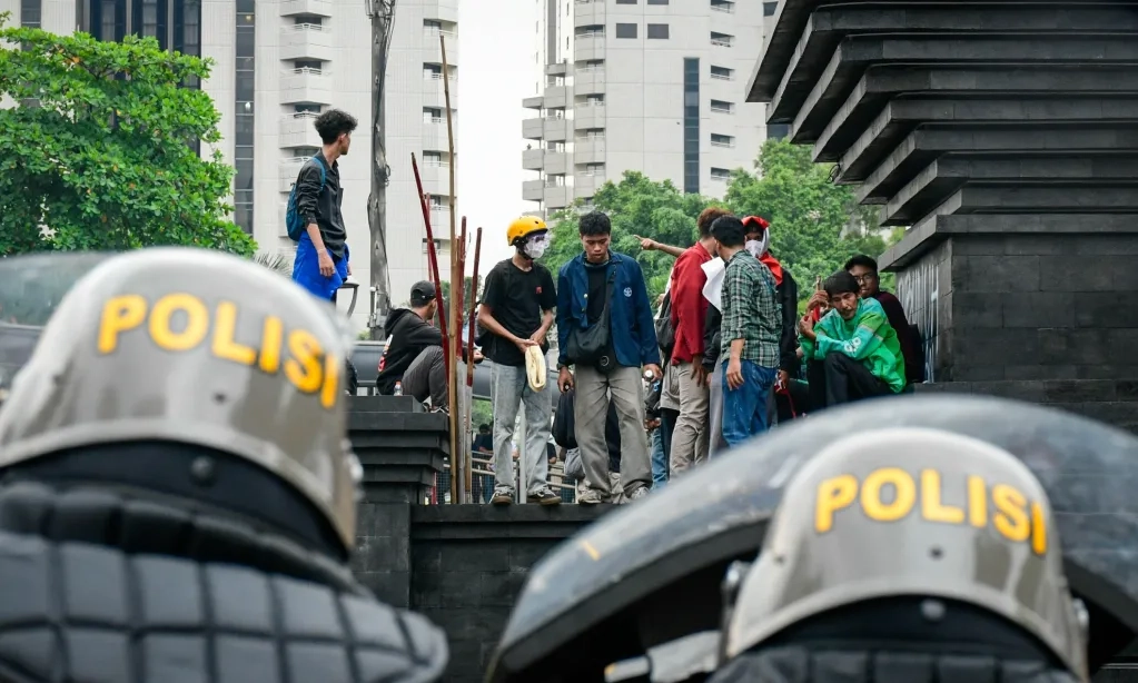 <p>Tangkap Direktur Lokataru, Peneliti CSIS Nilai Pemerintah Sedang Panik</p>