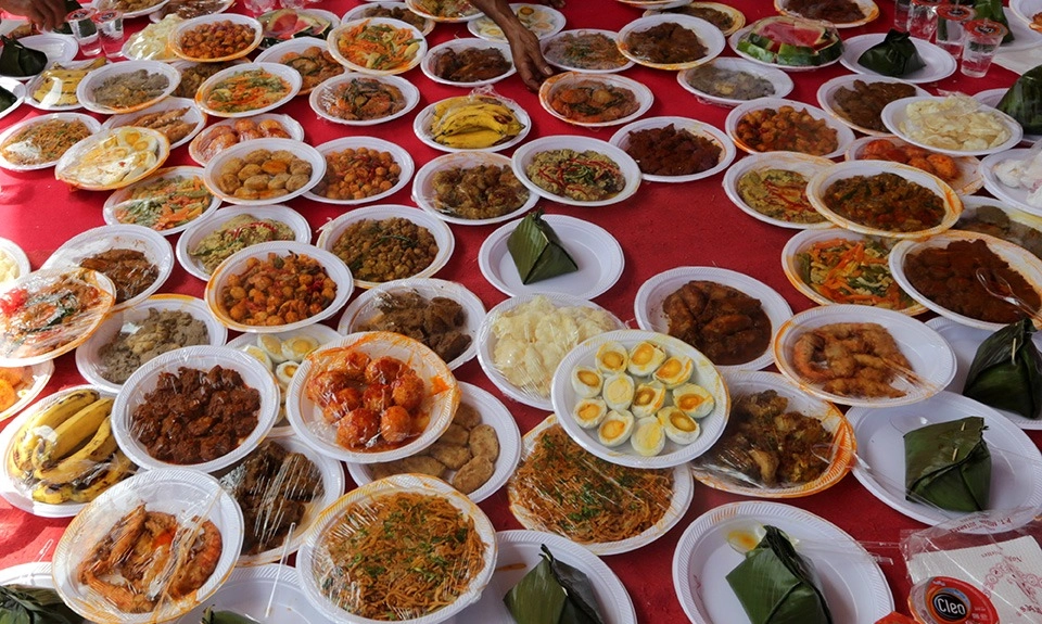 <p id="isPasted">Ragam Tradisi Maulid Nabi di Berbagai Daerah</p>