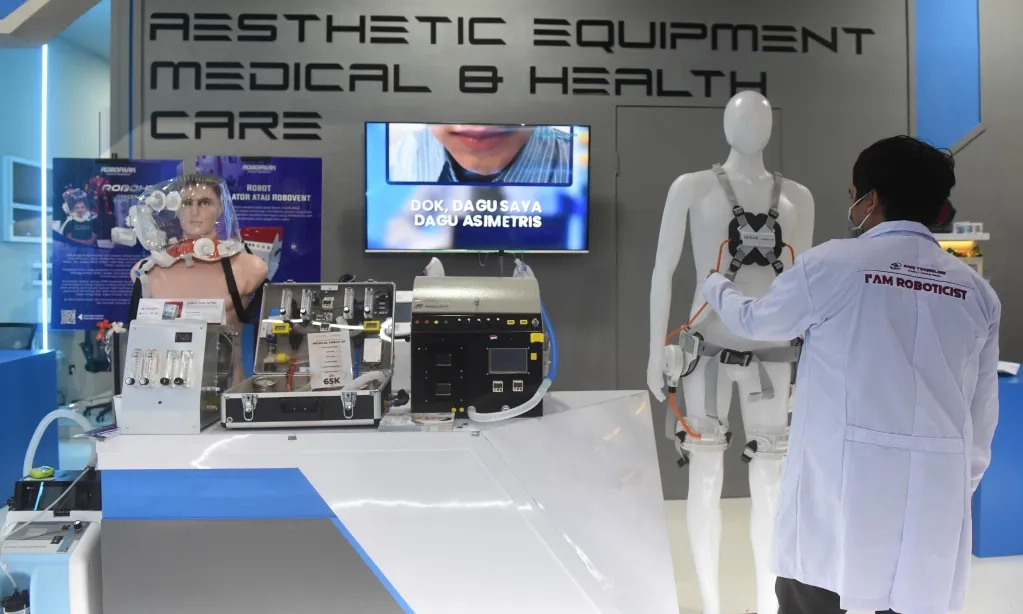 <p>Tantangan Dan Pertimbangan Penerapan AI Dalam Sektor Medis</p>