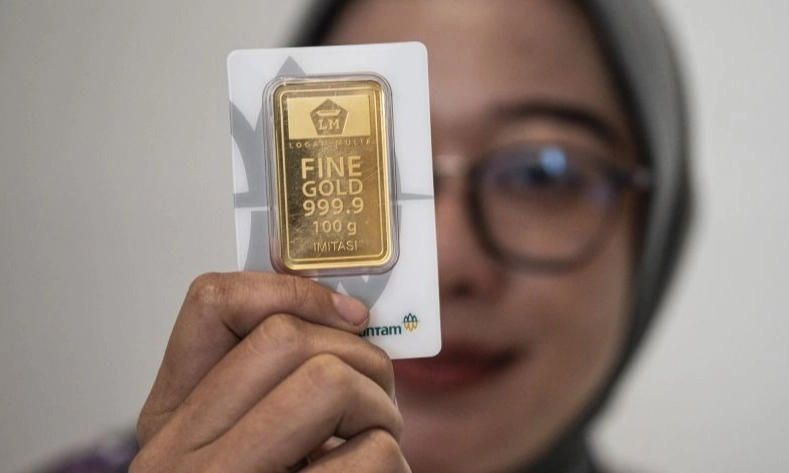 <p>Makin Kinclong! Harga Emas Cetak Rekor Lagi Tembus Rp2,06 Juta/Gram</p>