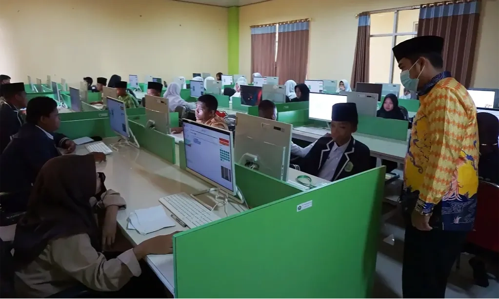 <p>Kemenag: Tata Kelola Madrasah Takkan Memberatkan&nbsp; &nbsp;</p>