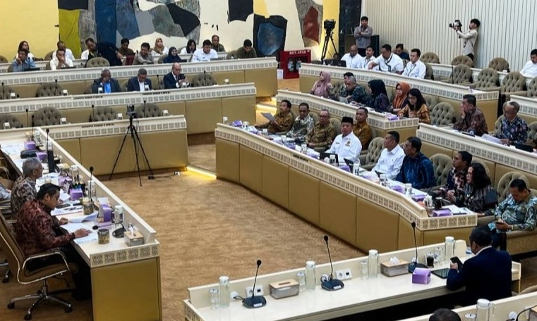 <p>Hotel Sultan Kembali Gugat Pemerintah&nbsp;&nbsp;</p>