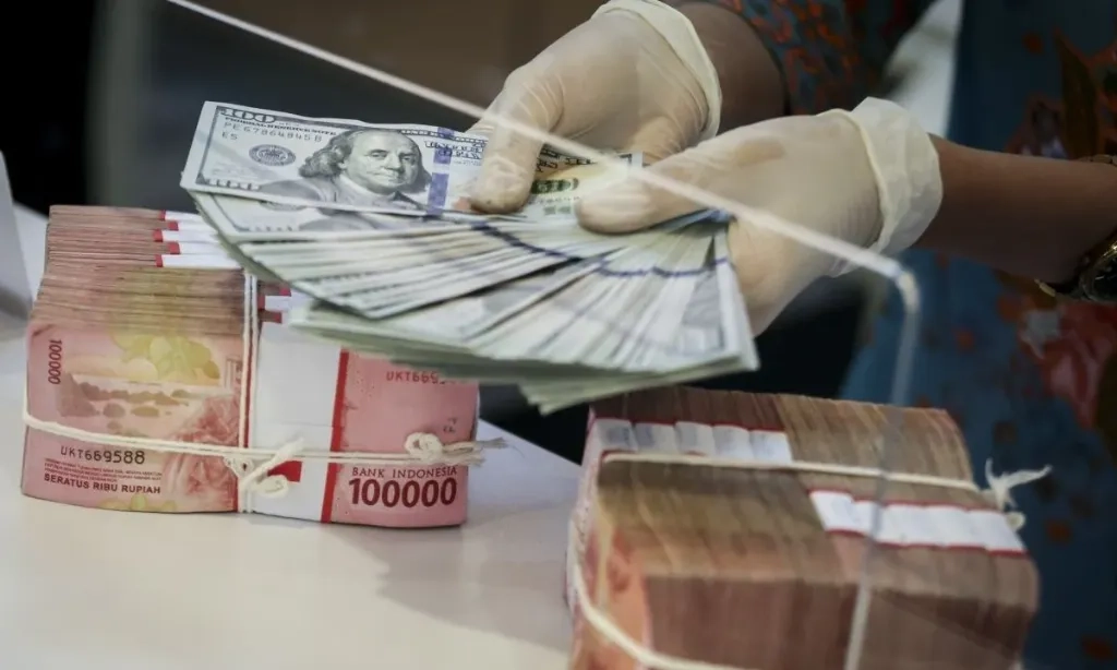 <p dir="ltr" id="isPasted">Rupiah Menguat Di Tengah <em>Reshuffle</em> Kabinet Prabowo</p>