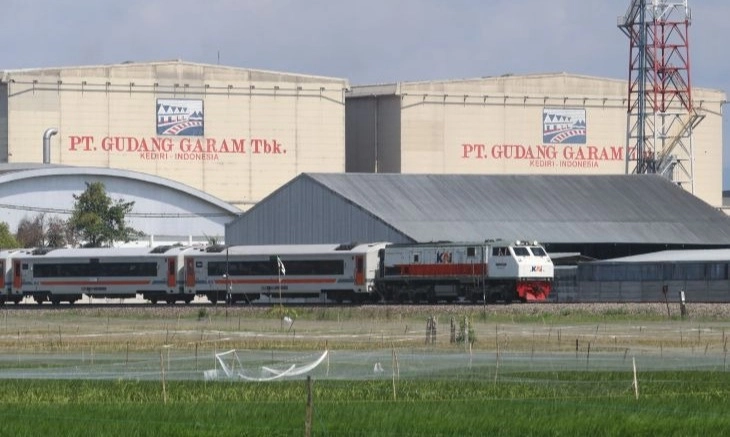 <p id="isPasted">Tanggapi PHK Gudang Garam, Menko Airlangga Akan Monitor</p>