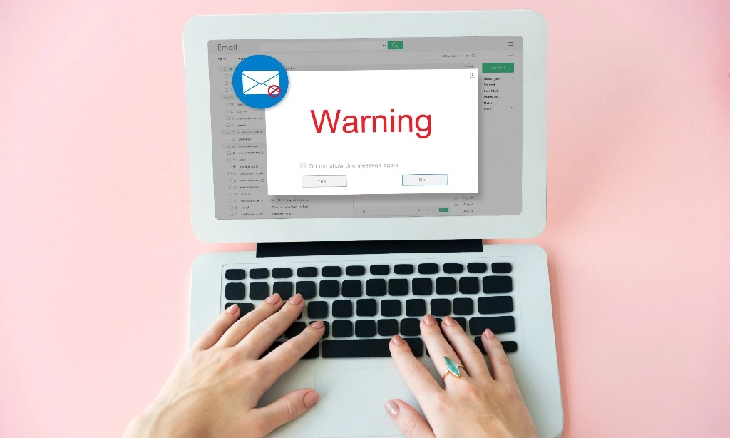 <p id="isPasted">Awas Modus <em>Phishing&nbsp;</em>Lewat Halaman Login Universitas Palsu</p>