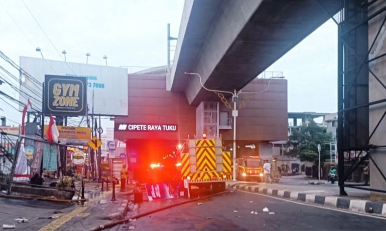 <p>Kerugian Akibat Kebakaran Stasiun MRT Cipete RP1,2 M</p>