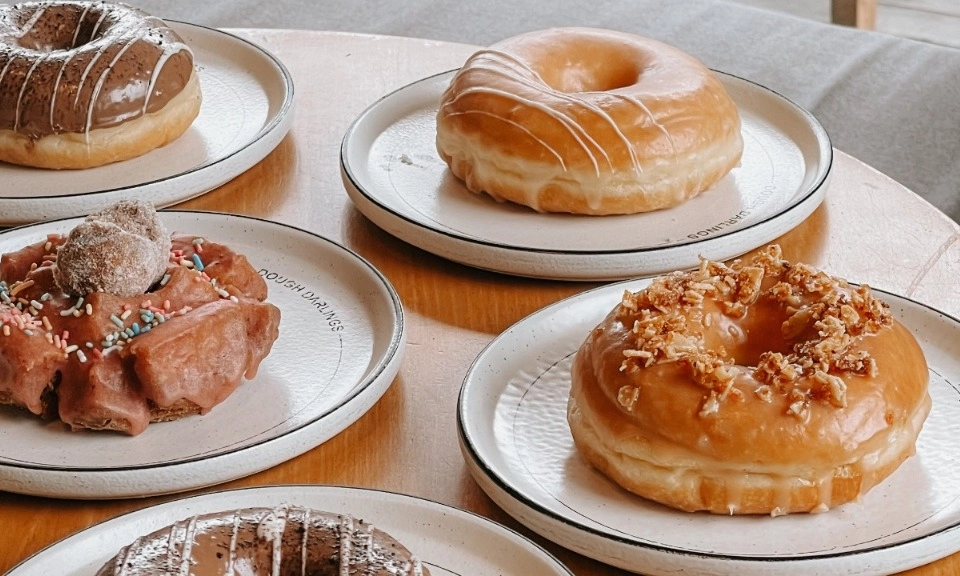 <p id="isPasted">Rekomendasi Donat yang Lagi <em>Happening</em> di Jakarta, Wajib Coba!</p>