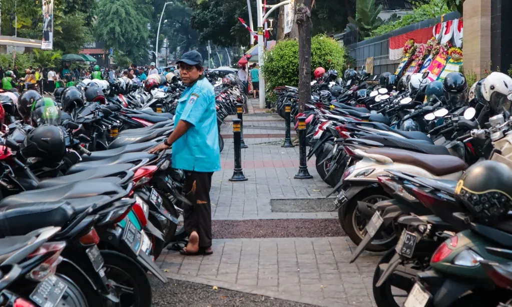<p>Pramono Bantah Isu Kenaikan Tarif Parkir Di Jakarta</p>